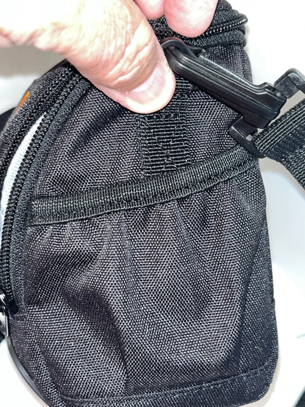 Lowepro Adventura SH 100R II Camera / Camcorder Bag Case -7” X 6” Long Adj Strap